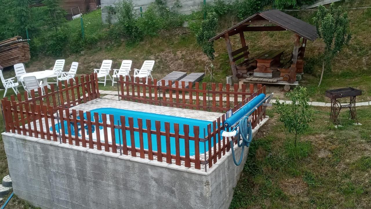 Біля Лісу Шале З Двома Спальнями 슬랍스크 외부 사진